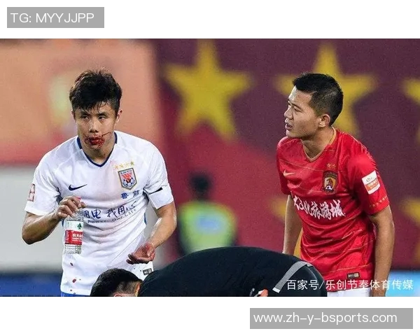 国足球星妻子低调现身引热议展现温柔力量与家庭背后支持