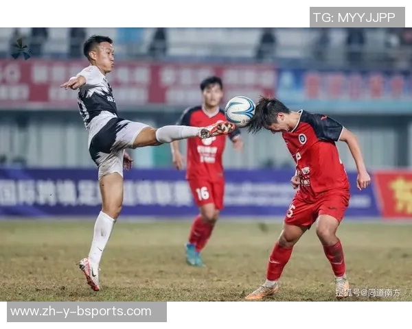 温暖阳光下的绿茵传奇 球星们如何用足球点亮世界与心灵 温暖阳光下的绿茵传奇 球星们如何用足球点亮世界与心灵